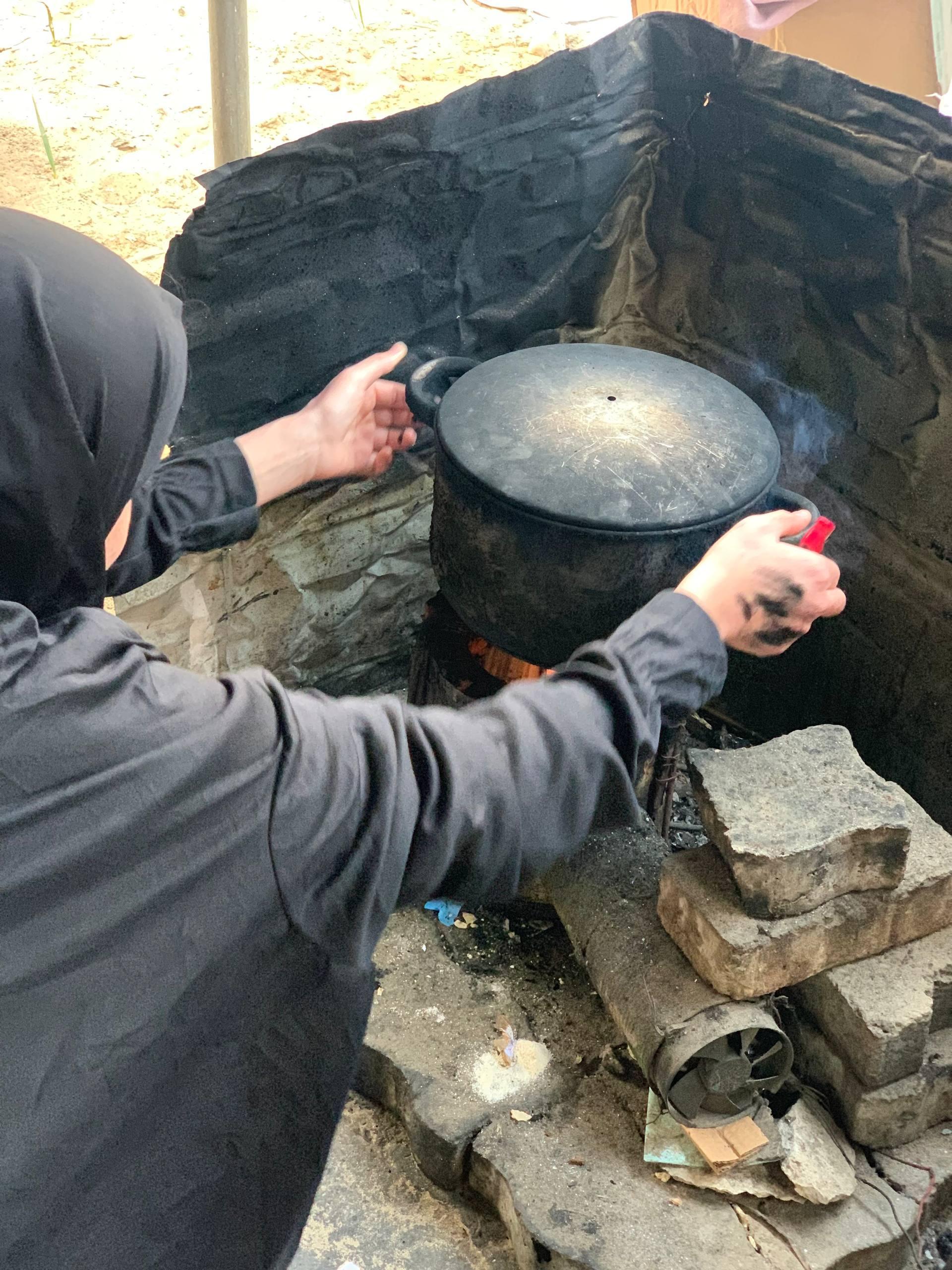 I’m Uday from Gaza. 💔 I’m begging you, please don’t scroll past us. I haven’t received a single donation, while my mom and sisters are counting on me. 😭
We ran out of gas and have no choice but to cook over an open fire. The smoke is making my mom struggle to breathe, and I’m scared for her. 💔
We urgently need $100 for gas. Please, if you can donate, even a small amount could help my family tonight. If you can’t, please share our story. 🙏🇵🇸