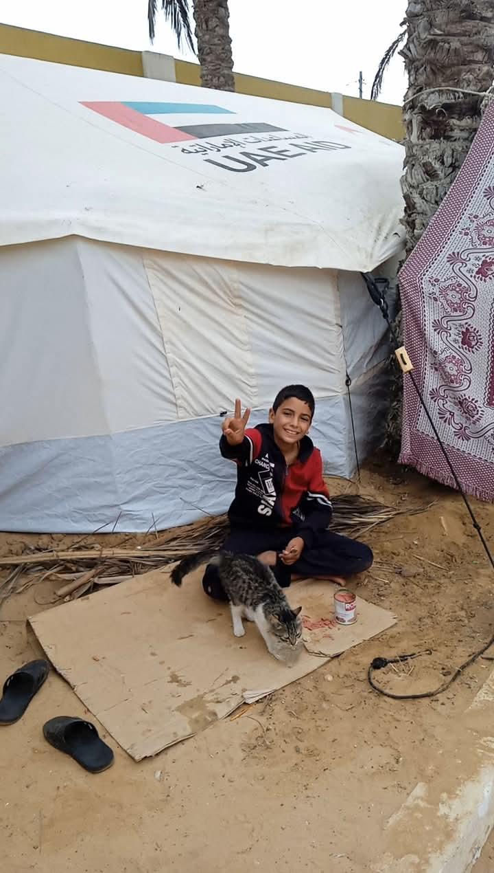 I’m Uday from Gaza. 💔 I’m begging you, please don’t scroll past us. I haven’t received a single donation, while my mom and sisters are counting on me. 😭
We ran out of gas and have no choice but to cook over an open fire. The smoke is making my mom struggle to breathe, and I’m scared for her. 💔
We urgently need $100 for gas. Please, if you can donate, even a small amount could help my family tonight. If you can’t, please share our story. 🙏🇵🇸